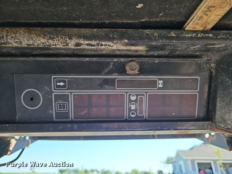 image for item DP6468 1995 John Deere 7775 skid steer loader