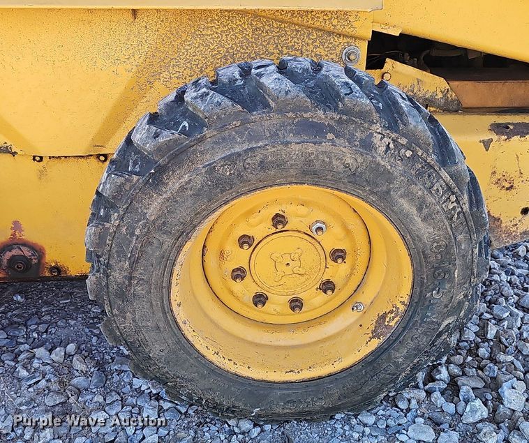 image for item DP6468 1995 John Deere 7775 skid steer loader