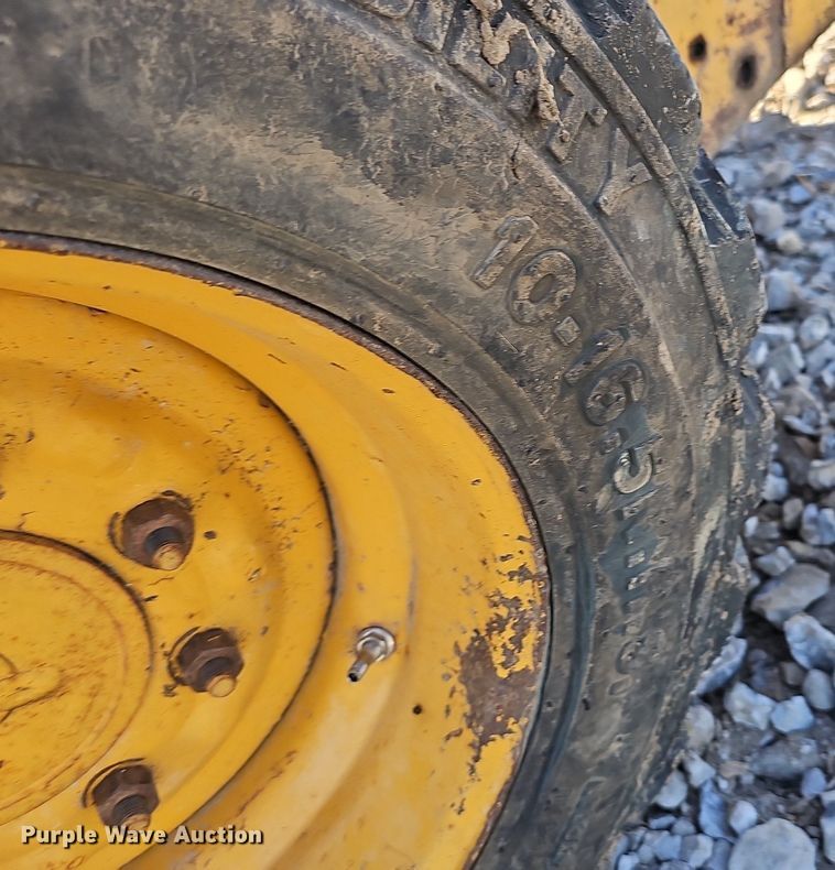 image for item DP6468 1995 John Deere 7775 skid steer loader