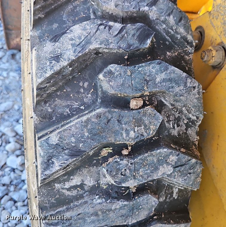 image for item DP6468 1995 John Deere 7775 skid steer loader