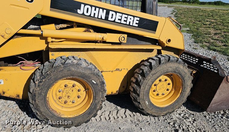 image for item DP6468 1995 John Deere 7775 skid steer loader