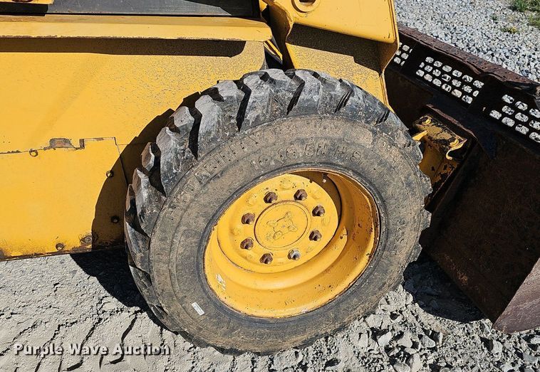 image for item DP6468 1995 John Deere 7775 skid steer loader