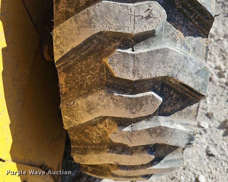 image for item DP6468 1995 John Deere 7775 skid steer loader