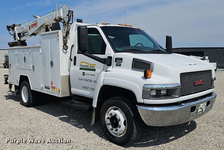 image for item DP6520 2009 GMC C5500 utility / service truck