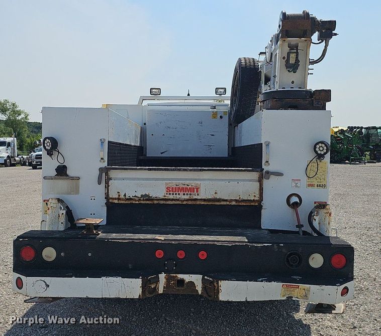 image for item DP6520 2009 GMC C5500 utility / service truck