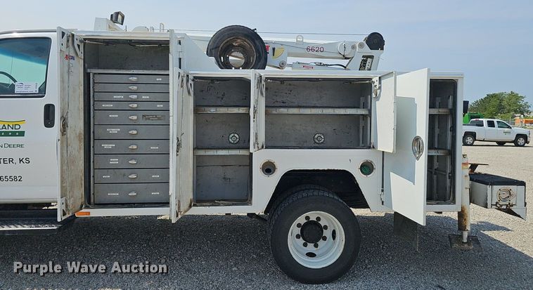 image for item DP6520 2009 GMC C5500 utility / service truck