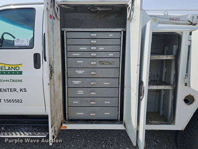 image for item DP6520 2009 GMC C5500 utility / service truck
