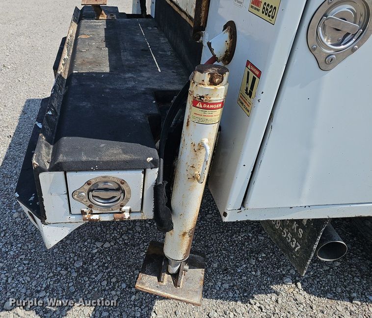 image for item DP6520 2009 GMC C5500 utility / service truck