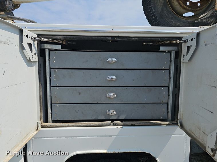 image for item DP6520 2009 GMC C5500 utility / service truck