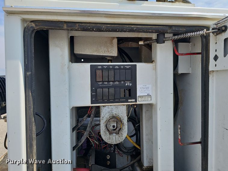 image for item DP6520 2009 GMC C5500 utility / service truck