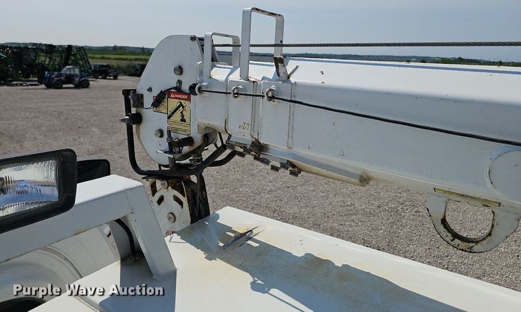 image for item DP6520 2009 GMC C5500 utility / service truck