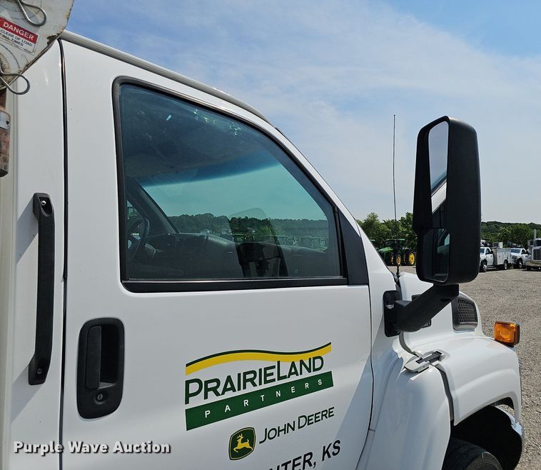 image for item DP6520 2009 GMC C5500 utility / service truck