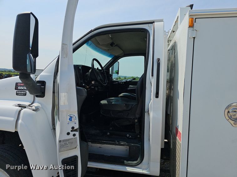 image for item DP6520 2009 GMC C5500 utility / service truck