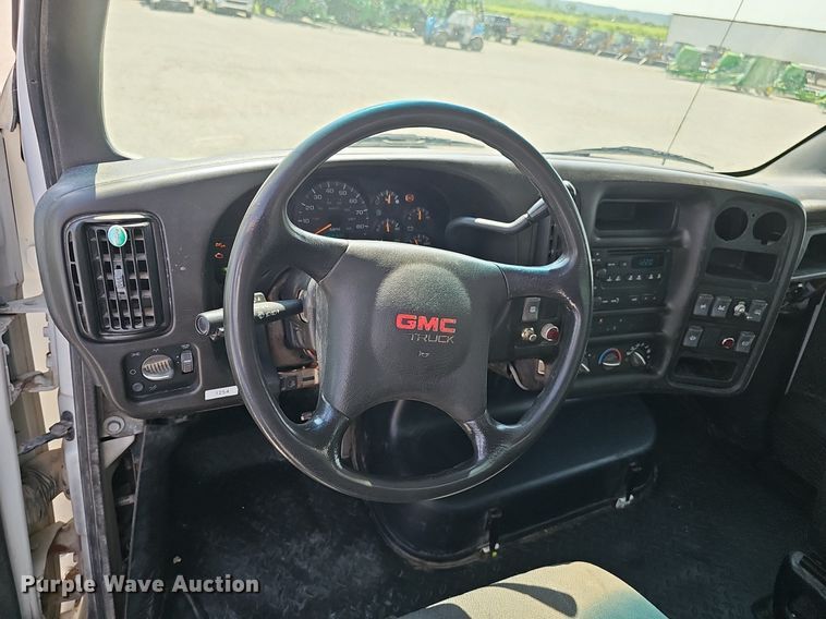image for item DP6520 2009 GMC C5500 utility / service truck