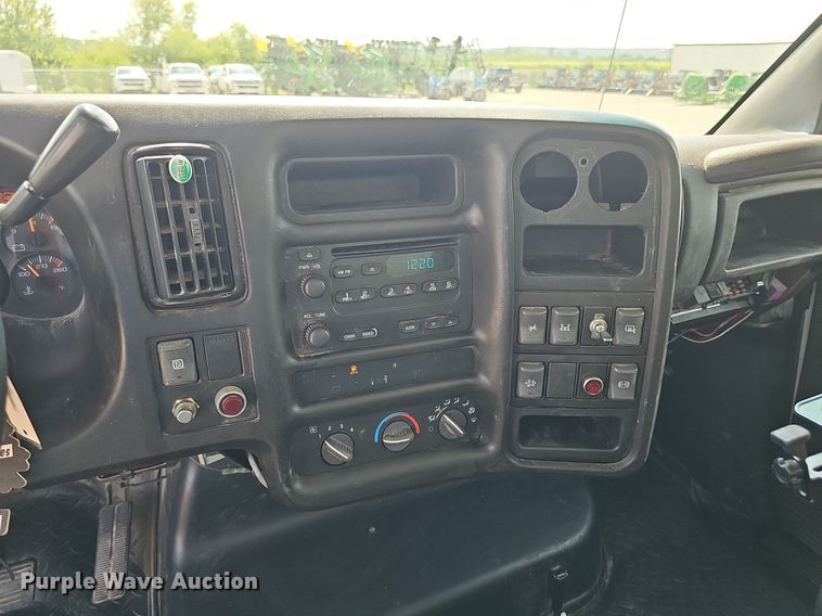 image for item DP6520 2009 GMC C5500 utility / service truck
