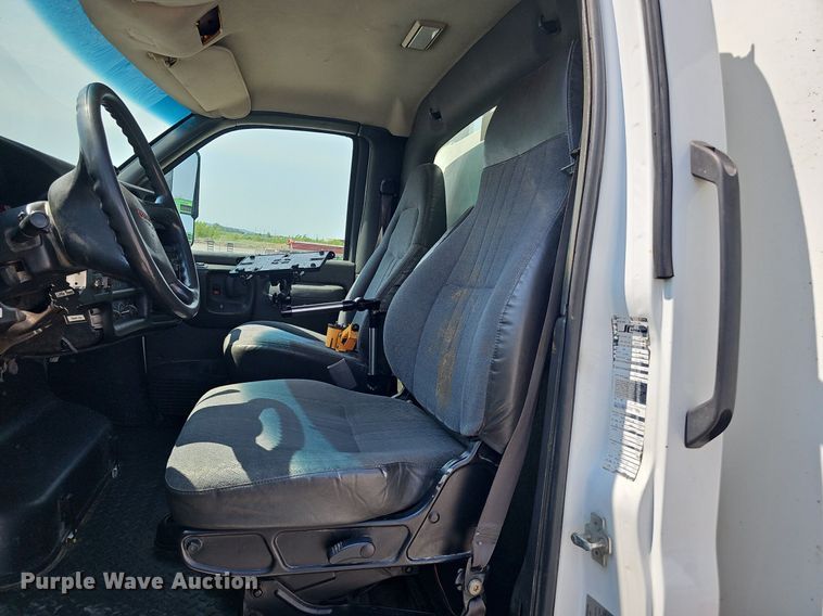 image for item DP6520 2009 GMC C5500 utility / service truck