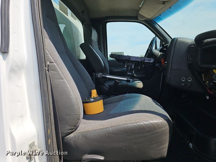 image for item DP6520 2009 GMC C5500 utility / service truck