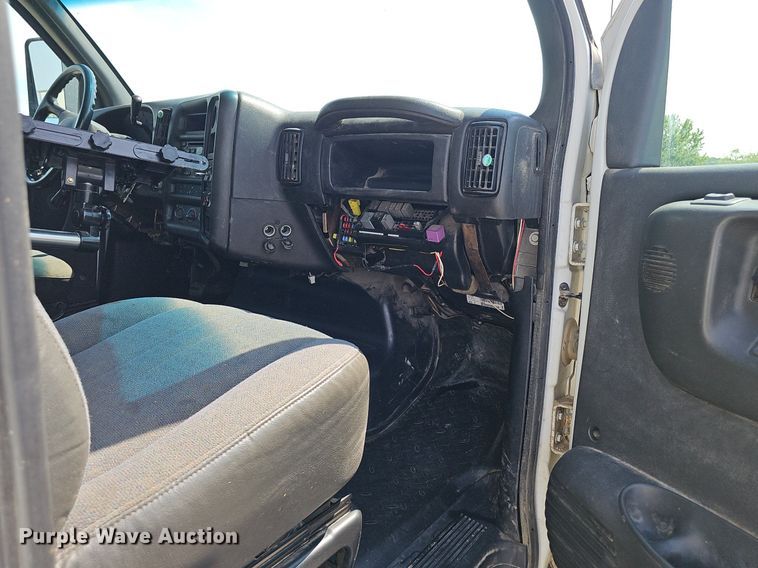 image for item DP6520 2009 GMC C5500 utility / service truck