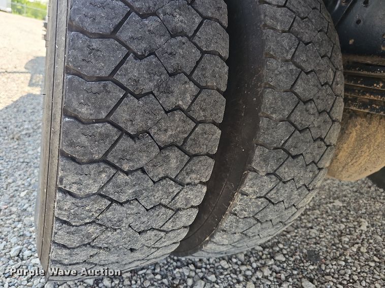 image for item DP6520 2009 GMC C5500 utility / service truck