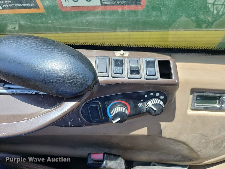 image for item DP6527 2002 John Deere 3400 telehandler