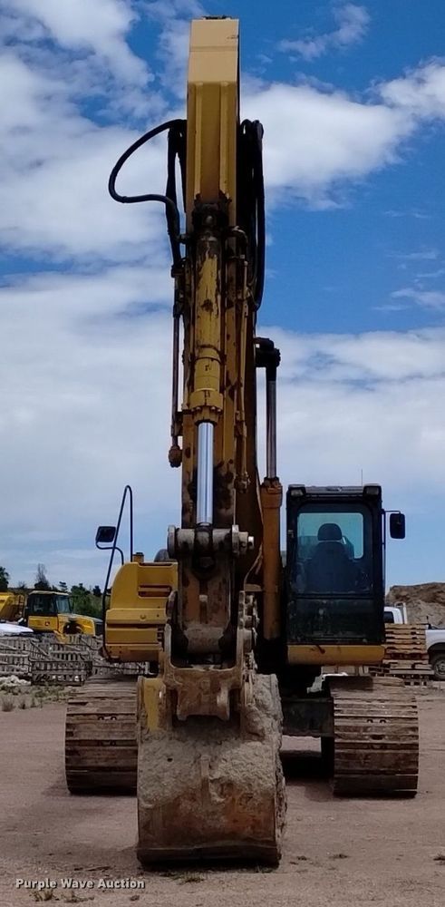 image for item DQ6115 2007 Caterpillar 330D L excavator