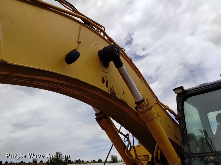 image for item DQ6115 2007 Caterpillar 330D L excavator