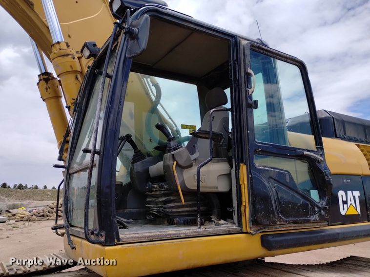 image for item DQ6115 2007 Caterpillar 330D L excavator