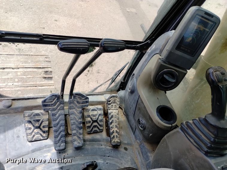 image for item DQ6115 2007 Caterpillar 330D L excavator