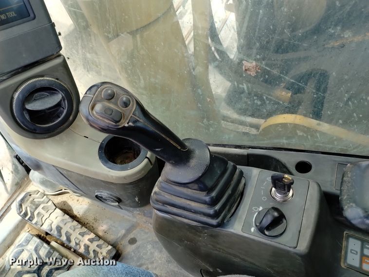 image for item DQ6115 2007 Caterpillar 330D L excavator
