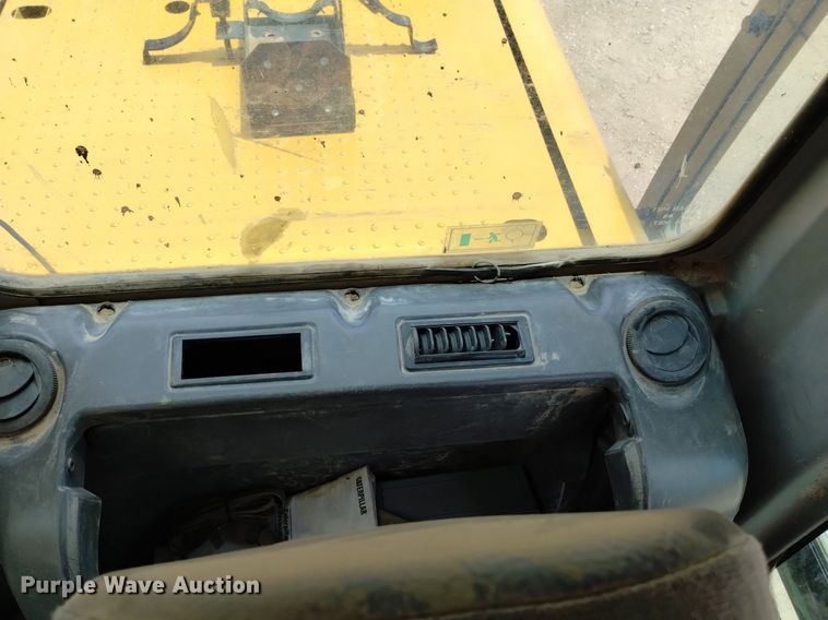 image for item DQ6115 2007 Caterpillar 330D L excavator