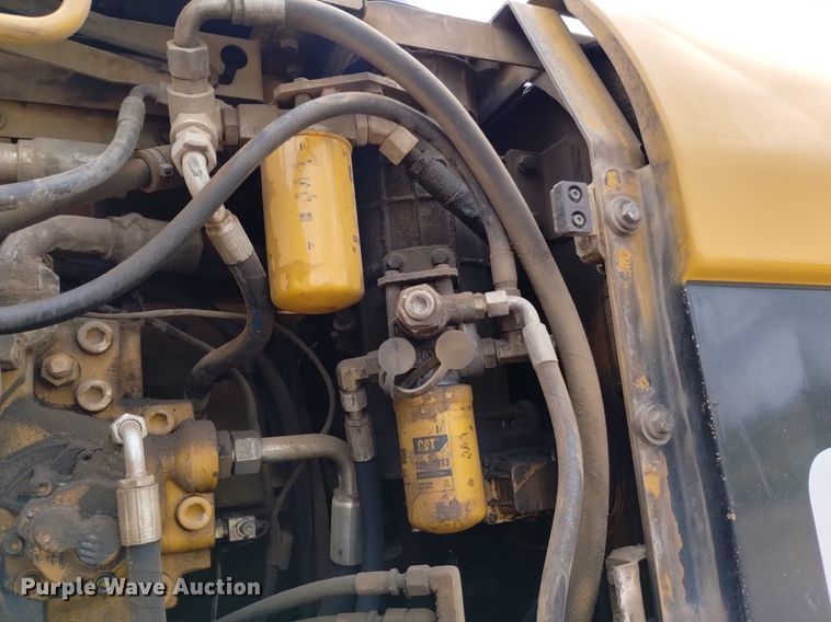 image for item DQ6115 2007 Caterpillar 330D L excavator