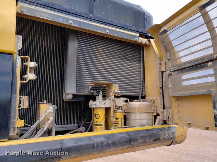 image for item DQ6115 2007 Caterpillar 330D L excavator