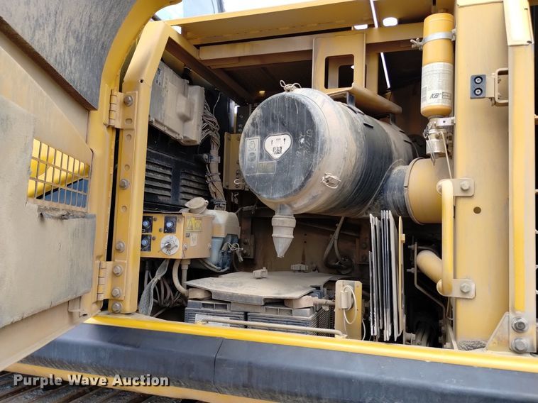 image for item DQ6115 2007 Caterpillar 330D L excavator