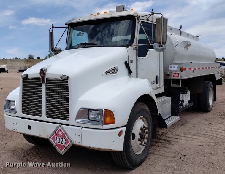 image for item DQ6116 2006 Kenworth T300 fuel truck
