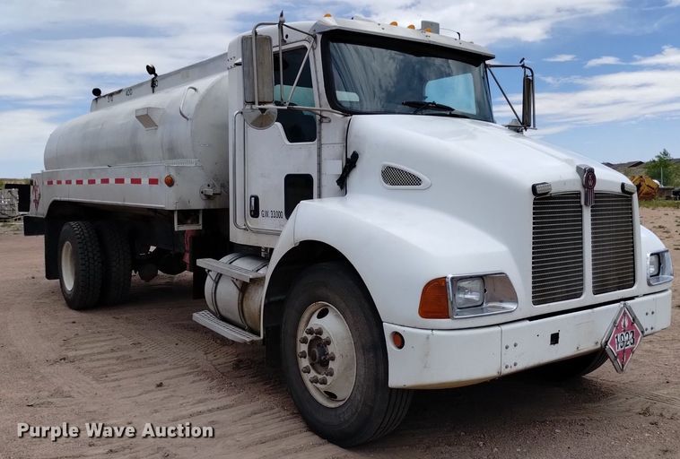 image for item DQ6116 2006 Kenworth T300 fuel truck