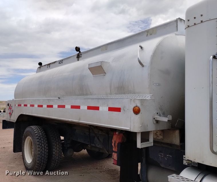 image for item DQ6116 2006 Kenworth T300 fuel truck