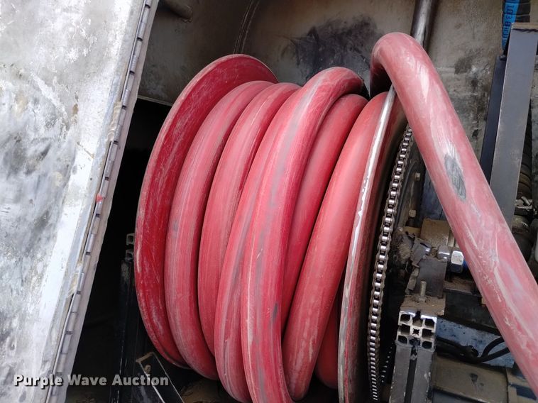 image for item DQ6116 2006 Kenworth T300 fuel truck