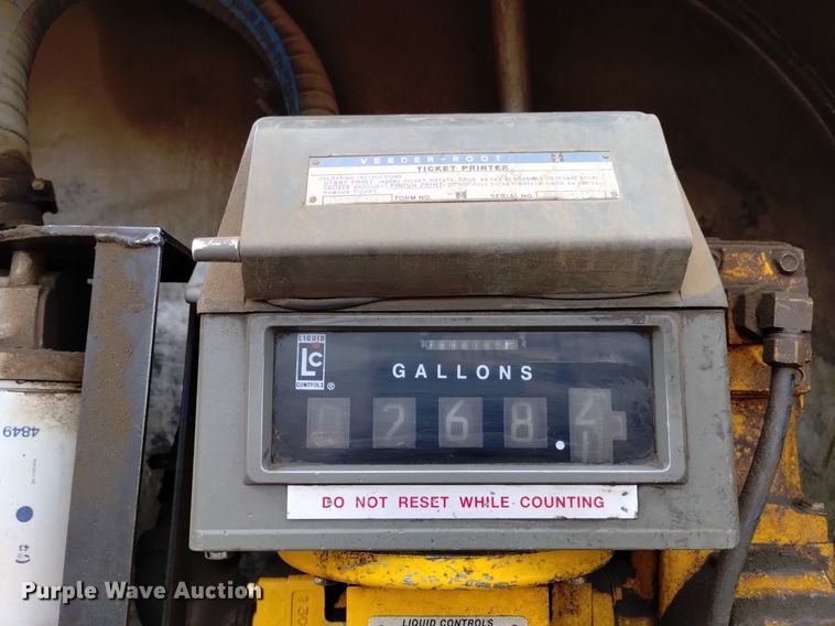 image for item DQ6116 2006 Kenworth T300 fuel truck