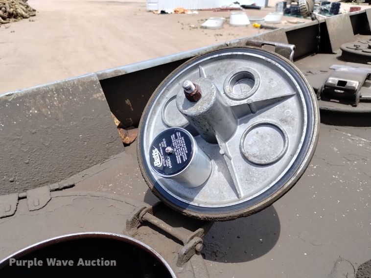 image for item DQ6116 2006 Kenworth T300 fuel truck