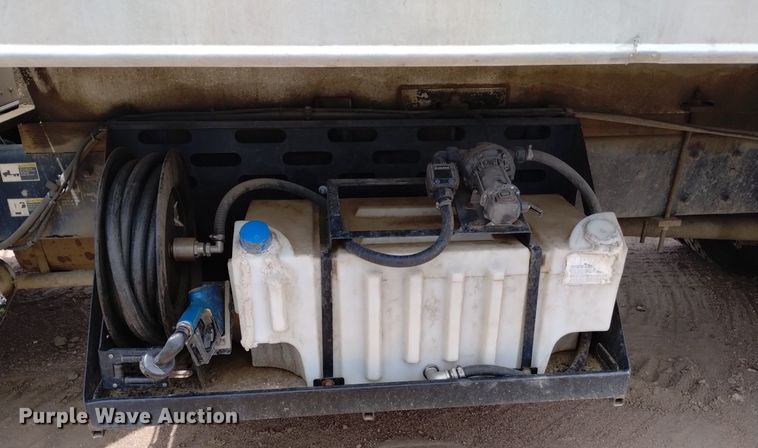 image for item DQ6116 2006 Kenworth T300 fuel truck