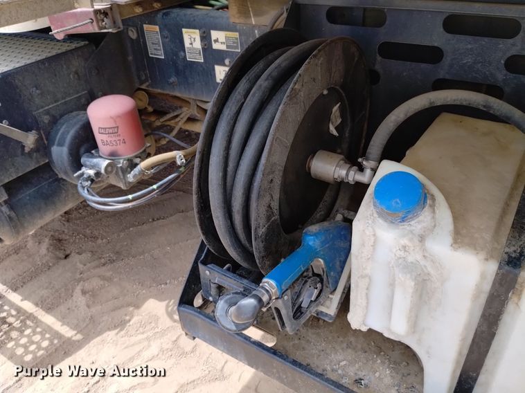 image for item DQ6116 2006 Kenworth T300 fuel truck