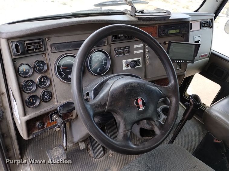 image for item DQ6116 2006 Kenworth T300 fuel truck