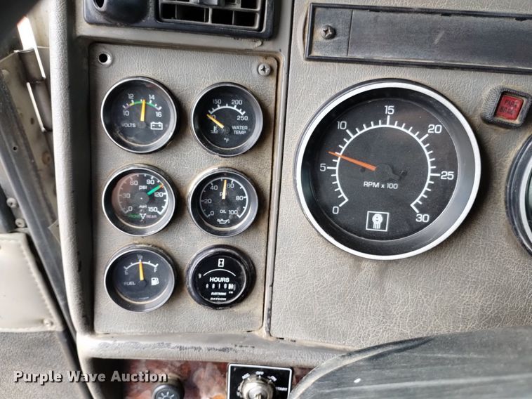 image for item DQ6116 2006 Kenworth T300 fuel truck