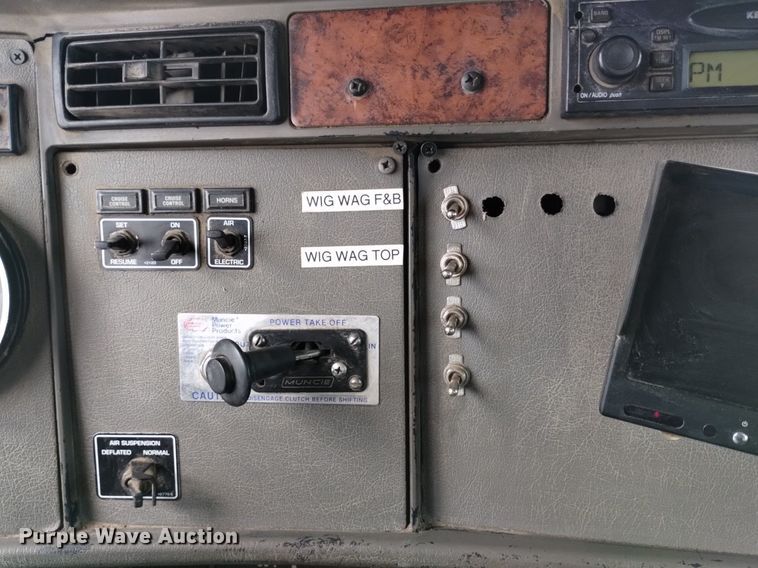 image for item DQ6116 2006 Kenworth T300 fuel truck