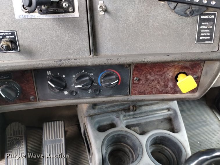 image for item DQ6116 2006 Kenworth T300 fuel truck