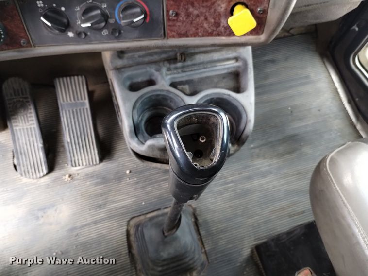 image for item DQ6116 2006 Kenworth T300 fuel truck