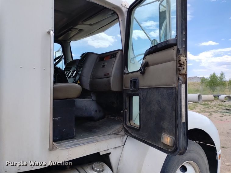 image for item DQ6116 2006 Kenworth T300 fuel truck