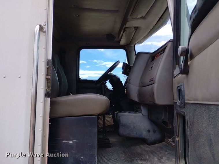 image for item DQ6116 2006 Kenworth T300 fuel truck