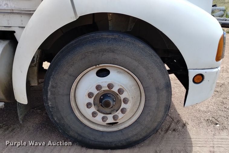 image for item DQ6116 2006 Kenworth T300 fuel truck