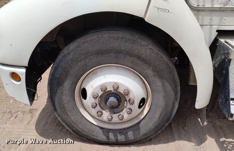 image for item DQ6116 2006 Kenworth T300 fuel truck